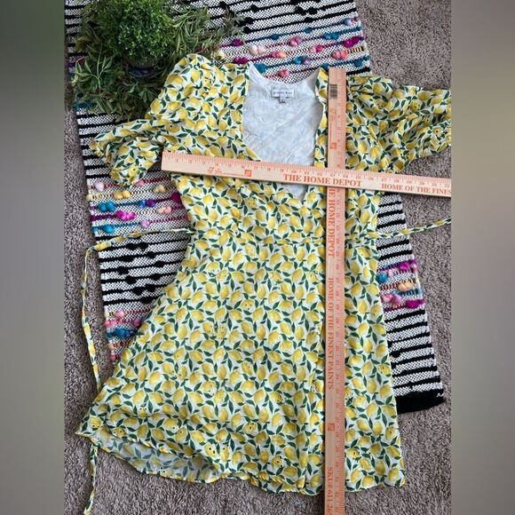 COPY - Gianni Bini Yellow Green Lemon Print Eyelet Embroidery Wrap Dress Sz 2 G… - Picture 9 of 12